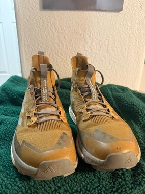 Mens Adidas Terrex Hiking Shoes 9.5